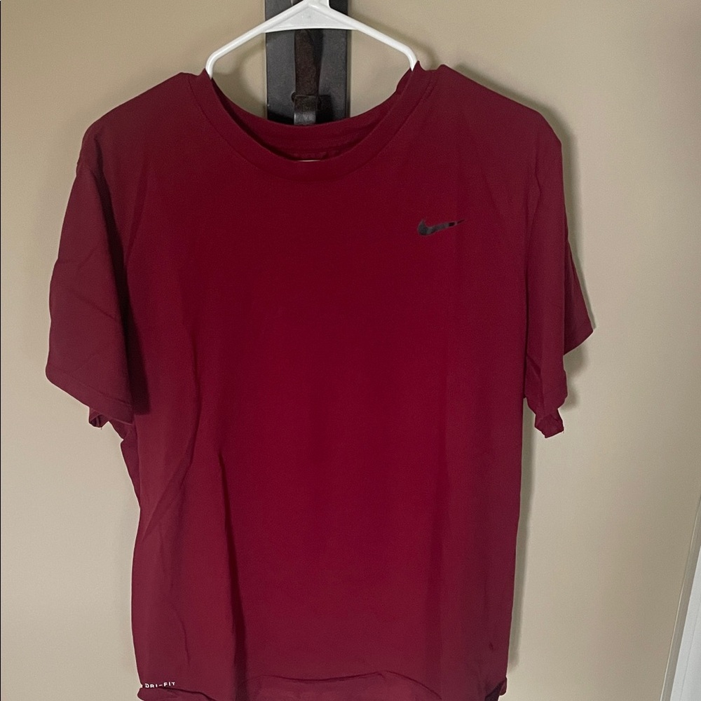 Nike Men's Burgundy Short Sleeve Tee